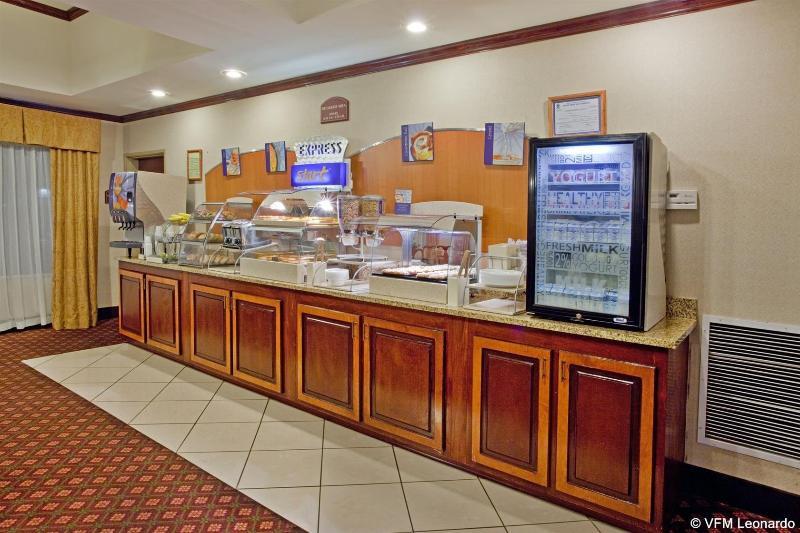 Holiday Inn Express & Suites - Commerce By Ihg Buitenkant foto