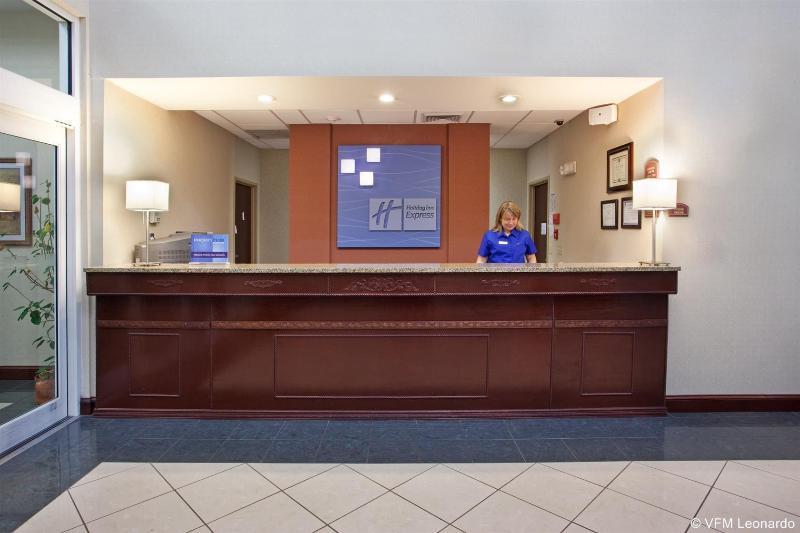 Holiday Inn Express & Suites - Commerce By Ihg Buitenkant foto