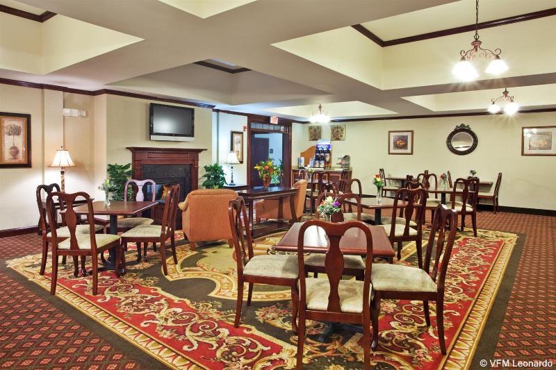 Holiday Inn Express & Suites - Commerce By Ihg Buitenkant foto